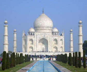 Built by the Mughal Emperor Shah Jahan as a memorial for his wife, Mumtaz Mahal, this beautiful palace is recognised as a world heritage site by UNESCO. Not only majestic from the exterior, but it also has splendid and artistic interiors. The water channels and fountains at the entrance make it even more magnificent.